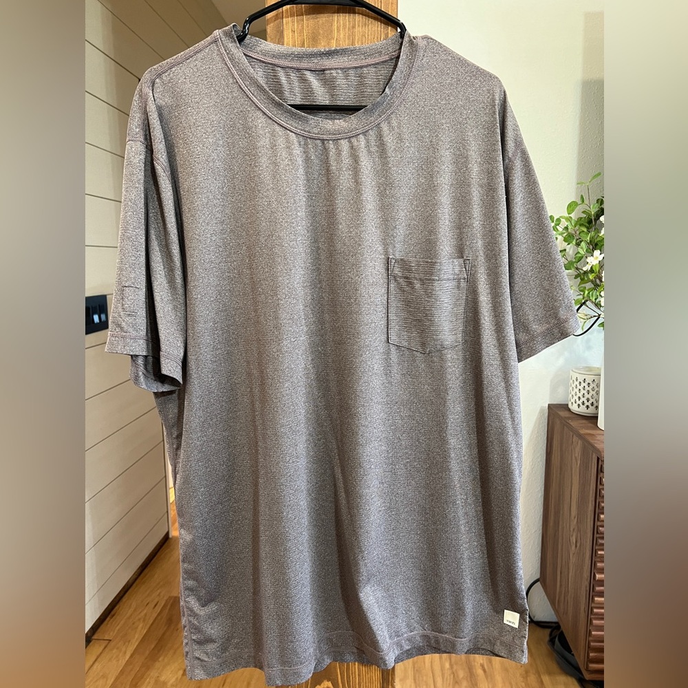 Tradewind Performance Tee
Color: light maroon Heather
Size: XL